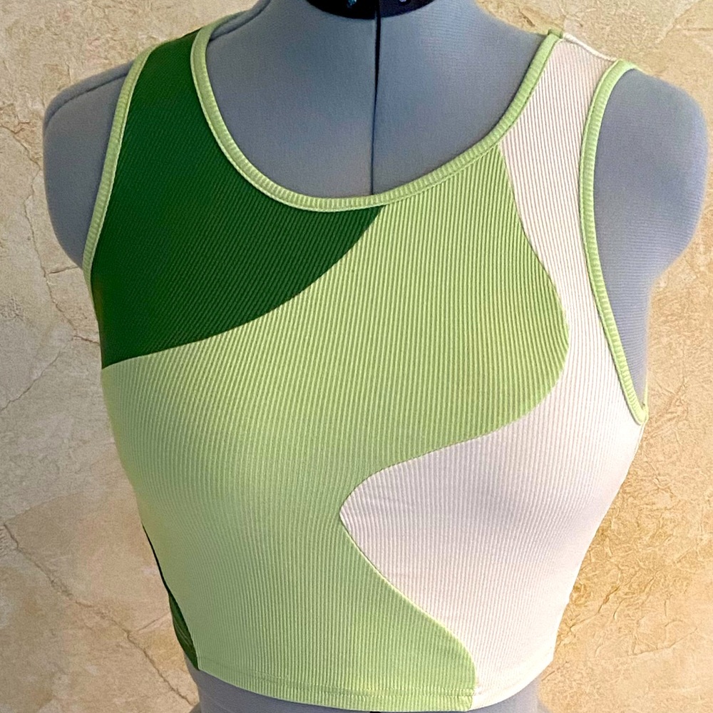 Multi-Color Crop; Size Medium